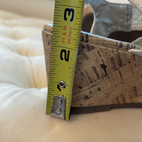 Size 4 - Youth Wedge Sandals - Picture 8 of 9